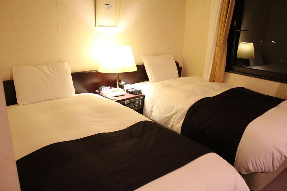 Uozu Manten Hotel Ekimae Экстерьер фото